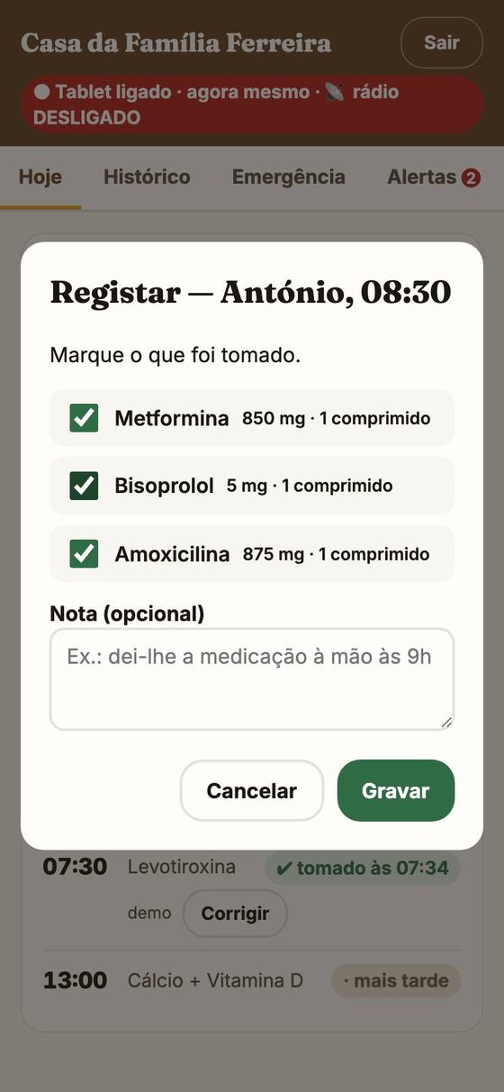 A janela Registar — António, 08:30, com os três medicamentos marcados e uma nota